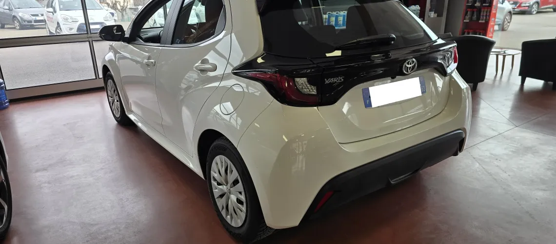 TOYOTA YARIS HYBRID 1.5 116CH DYNAMIC BUSINESS