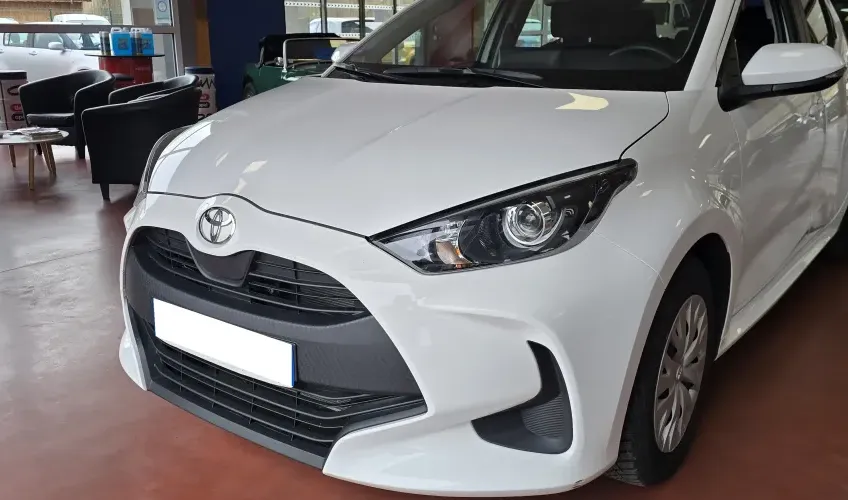 Toyota Yaris DYNAMIC BUSINESS