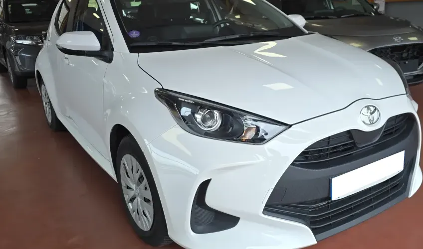 Toyota Yaris DYNAMIC BUSINESS