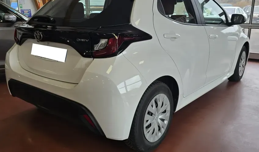 Toyota Yaris DYNAMIC BUSINESS